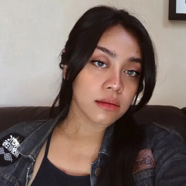 6 Potret Wanita yang Disebut Billie Eilish 'Versi Nganjuk', Mirip Banget Bak Kembar
