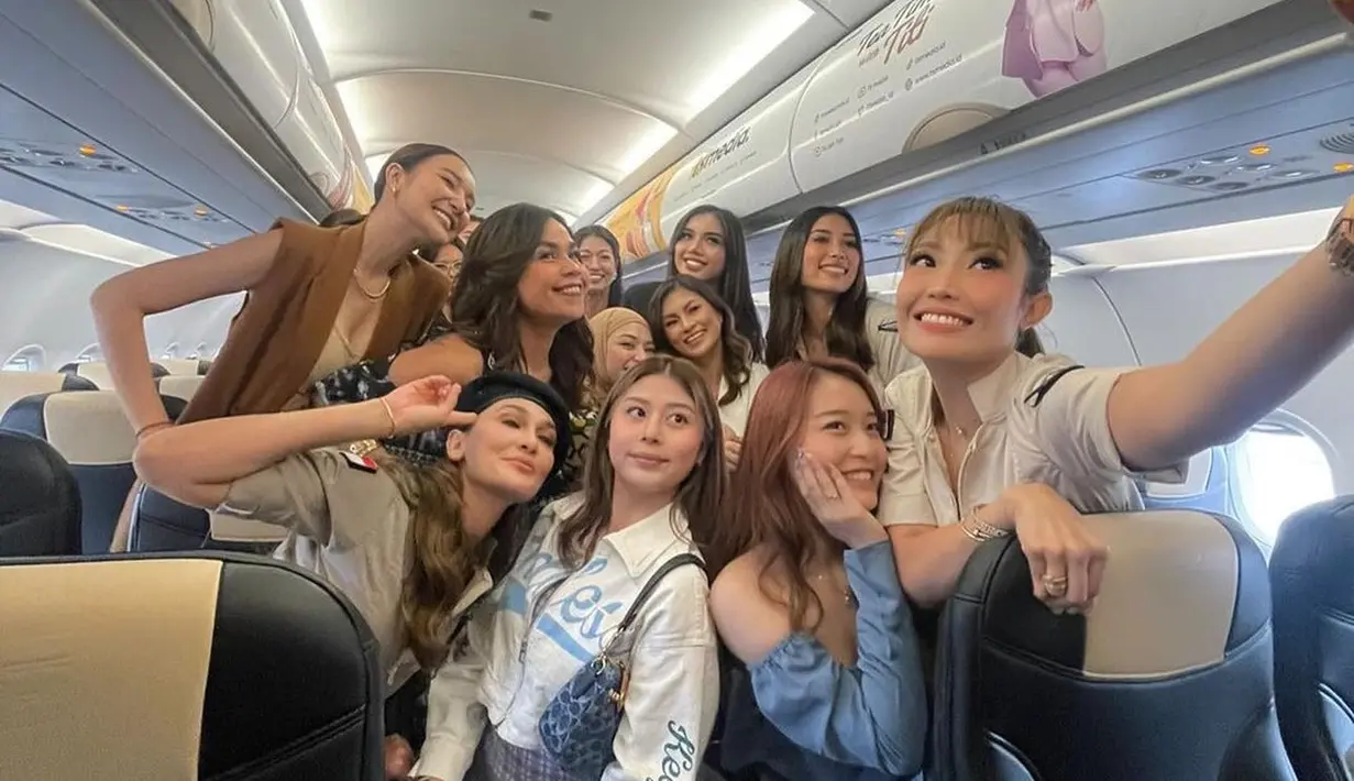 Millen Cyrus menjadi salah satu selebritas Tanah Air yang menjadi undangan anniversary Super Air Jet. Di sana hadir juga Luna Maya, Ayu Dewi, Melaney Ricardo, Frederika Alexis Cull, Nathalie Holscher dan lainnya. (Foto: Instagram/@millencyrus)