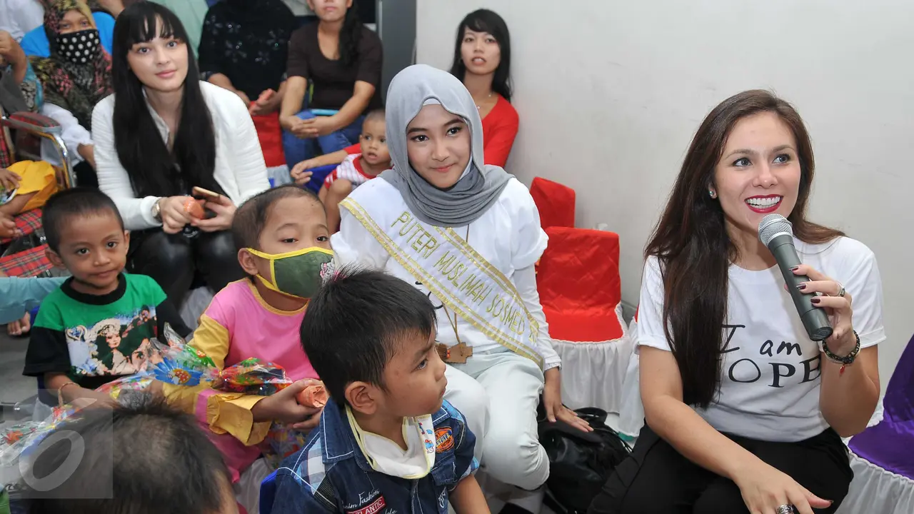 20151201-Wulan Guritno dan Penderita Kanker-Jakarta-Gempur M Surya