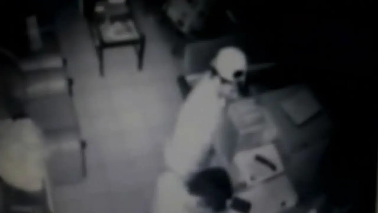 CCTV Rekam Aksi Komplotan Pencuri di Garut Jarah Sekolah
