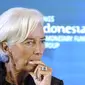 Direktur Pelaksana IMF Christine Lagarde menyimak diskusi Pemberdayaan Wanita di Dunia Kerja pada rangkaian Pertemuan Tahunan IMF World Bank Group 2018 di Bali, Selasa (9/10/2018). (www.am2018bali.go.id)