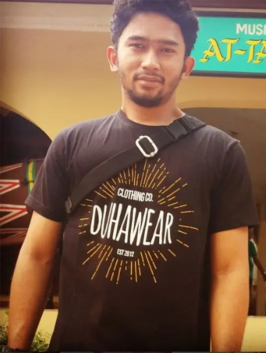 Sebelum memutuskan menikah dengan Alfie, Fitri terlebih dulu melakukan salat istikarah selama seminggu untuk meminta petunjuk pada Yang Maha Kuasa. Meski tidak menjalani masa pacaran, pasangan ini memutuskan untuk menikah. (dok. Pribadi)