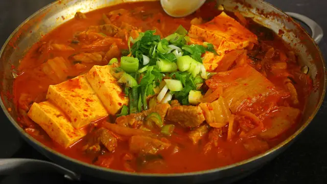 Kimchi Jjigae alias Sup Kimchi.