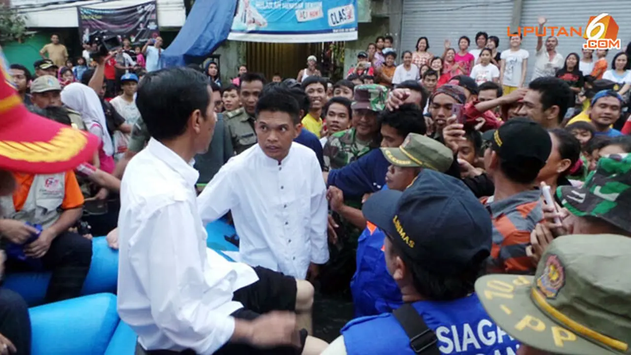 jokowi-nyebur-140117c.jpg