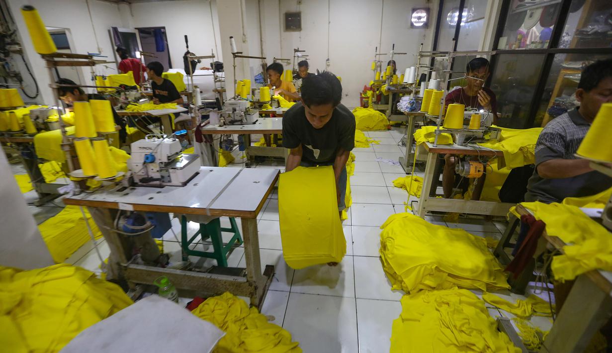 Menjaga dan meningkatkan kepercayaan pelanggan menjadi kunci utama yang dijalankan industri konveksi Sinergi Adv. (merdeka.com/Arie Basuki)