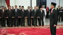 Presiden Joko Widodo (Jokowi) didampingi Wakil Presiden Jusuf Kalla memimpin acara pelantikan lima pimpinan KPK di Istana Negara, Jakarta, Senin (21/12/2015). Presiden Jokowi melantik lima pimpinan KPK periode 2015-2019. (Liputan6.com/Faizal Fanani)
