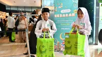 Anak-anak yatim dan dhuafa antusias mengikuti acara SEBARAN Pertamina 2025, program berbelanja kebutuhan Lebaran bersama Pertamina ini dilakukan serentak dilakukan di 25 kota di Indonesia dan melibatkan berbagai entitas Pertamina Group.