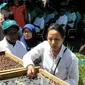 Menteri Badan Usaha Milik Negara (BUMN) Rini Soemarno ingin agar kopi asal Papua bisa mendunia.