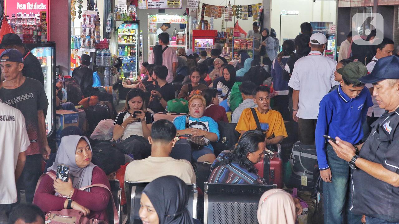 Terminal Kalideres Jakarta Diserbu Ribuan Pemudik