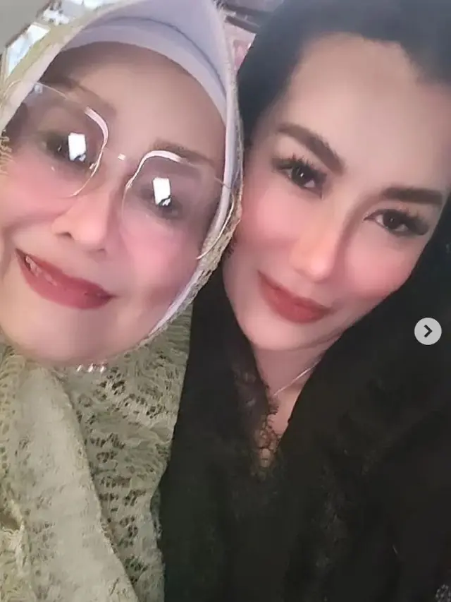 Potret Endang Sri Wahyuni dan Reza Artamevia (Sumber:Instagram/rezaartameviaofficial)
