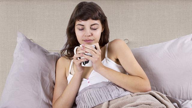 Apakah minum susu sebelum tidur bisa menambah berat badan