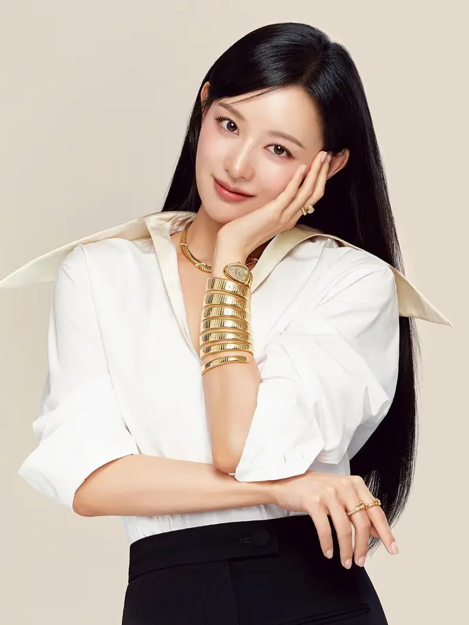 6 Gaya Makeup Natural Kim Ji Won yang Pancarkan Kulit Glowing dan Cantik Alami