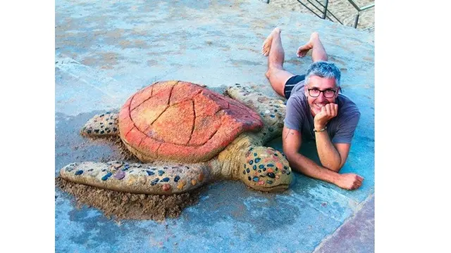 Hanya dengan Pasir, 7 Patung Karya Pria Ini Terlihat Sangat Nyata