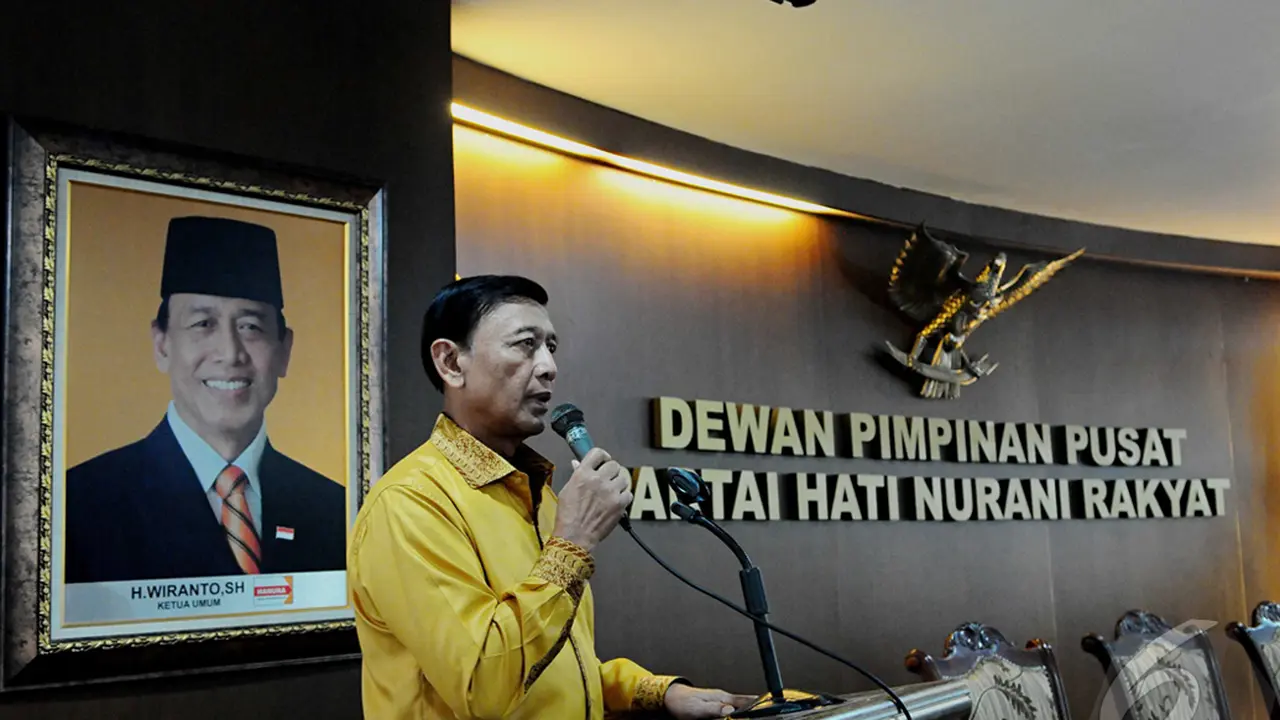 Tumpeng HUT ke-8 Partai Hanura