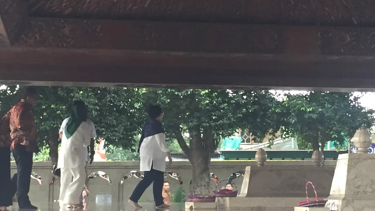Megawati Soekarnoputri ziarah ke makam Bung Karno di Blitar