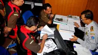 Penyidik Satuan Khusus Pemberantasan Korupsi Kejagung menggeledah kantor Dinas Perhubungan, Jakarta, (22/9/14). (Liputan6.com/Johan Tallo)
