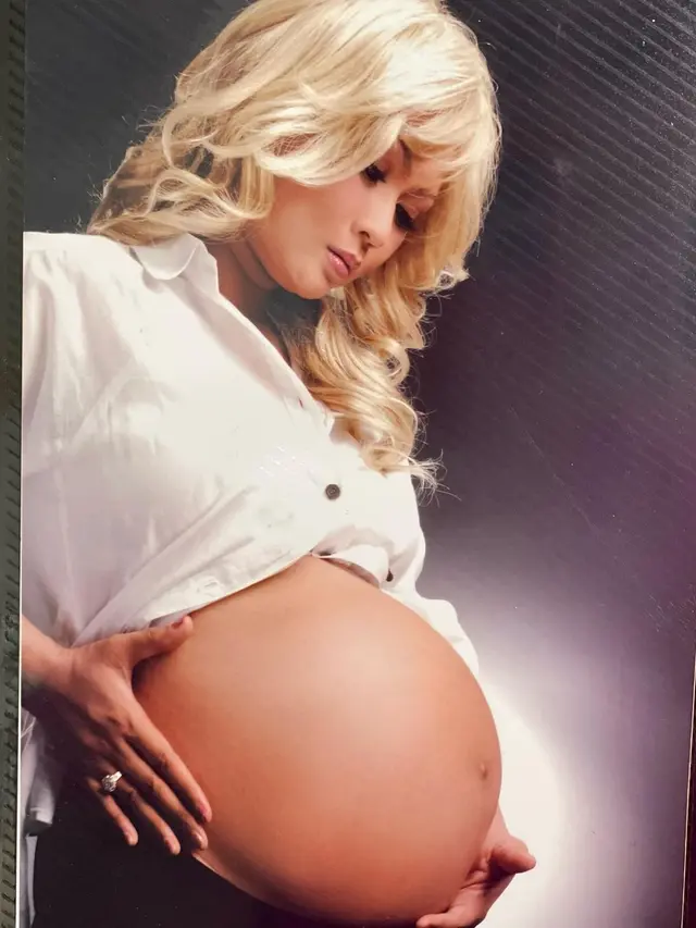 7 Gaya Inul Daratista saat Maternity Shoot, Baru Diungkap Setelah 13 Tahun