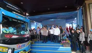 Kapolri Lepas Kapolri Jenderal Listyo Sigit Prabowo bersama Penasihat Kapolri sekaligus Presiden Konfederasi Serikat Pekerja Seluruh Indonesia (KSPSI) Andi Gani Nena Wea kembali melepas 1.575 buruh yang terdampak Pemutusan Hubungan Kerja (PHK) untuk bekerja di tempat yang baru.