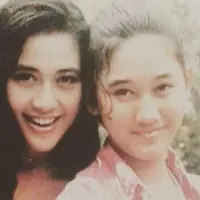 Potret Kenangan Paramitha Rusady dan Nike Ardilla saat muda (Instagram/@paramitha118real)