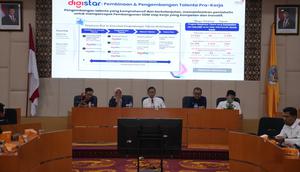 PT Telkom Indonesia (Persero) Tbk (Telkom) berkolaborasi dengan Universitas Negeri Padang (UNP), pada acara Seminar Telkom AI Connect. Foto: Telkom Indonesia