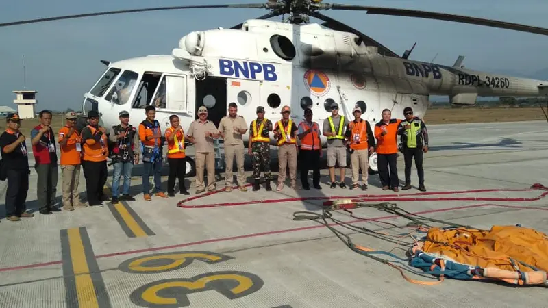 Helikopter Bom Air Mulai Beroperasi Atasi Kebakaran di Pegunungan Ijen   