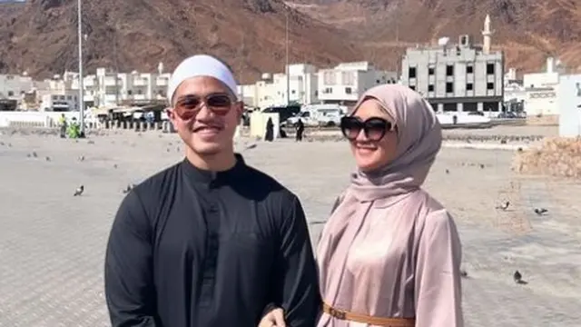 Erina Gudono dalam busana religius (Instagram/erinagudono)