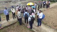 Pemkot Depok saat menerima delegasi Pemerintah Laos saat meninjau pengelolaan limbah di IPLT Kota Depok (Liputan6.com/Dicky Agung Prihanto)