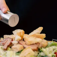 Ilustrasi makanan asin (copyright Freepik)