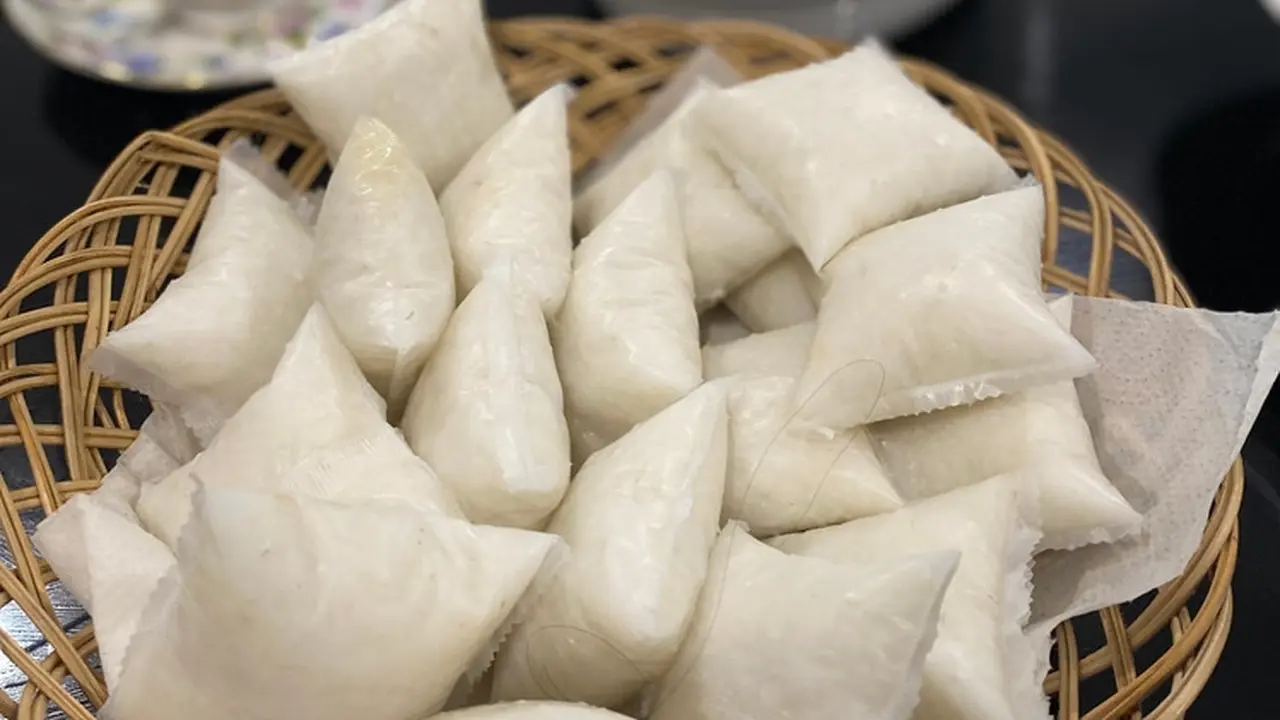 lontong plastik