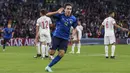 Federico Chiesa - Penyerang 23 tahun ini merupakan salah satu pemain yang bekontribusi besar membawa Gli Azzurri juara Euro 2020. Berkat penampilan apiknya Juventus sebagai klub yang menaunguinya dengan tegas akan menolak setiap tawaran dari klub lain yang ingin memboyongnya. (Foto:AP/Carl Recine)