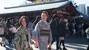 Berlatar kuil, momen fashionable dengan kimono menjadi semakin autentik. [@bclofficial]