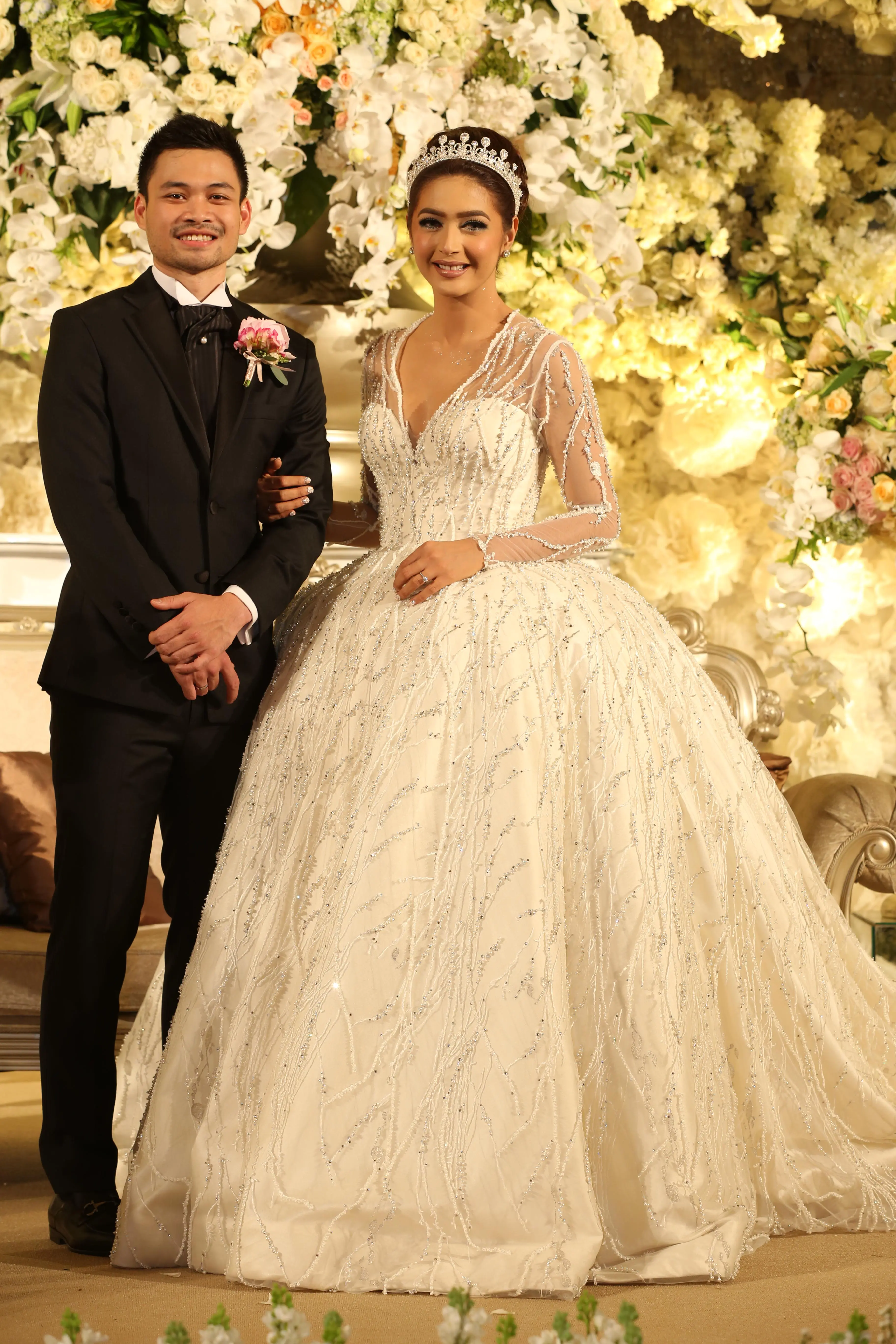 Nabila Syakieb dan Reshwara Argya Radinal. Menikah pada Minggu, 20 Desember 2015 di hotel Ritz Carlton Mega Kuningan, Jakarta Selatan. (Fathan Rangkuti/Bintang.com)
