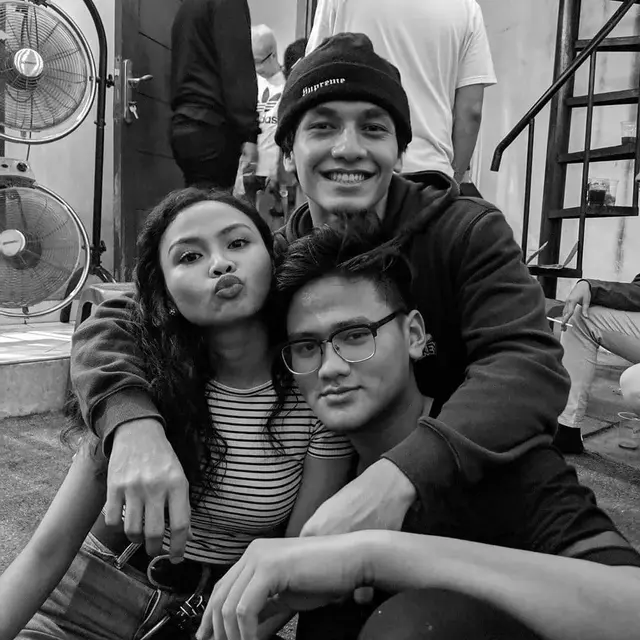 7 Potret Dea Panendra, Pemain Film Jakarta Vs Everybody yang Pernah Raih Piala Citra
