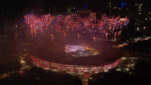 Berita video momen pertunjukan yang fantastis dan gemerlap di Stadion Utama Gelora Bung Karno (SUGBK) saat pembukaan Asian Games 2018 dengan lagu "Bright As The Sun".