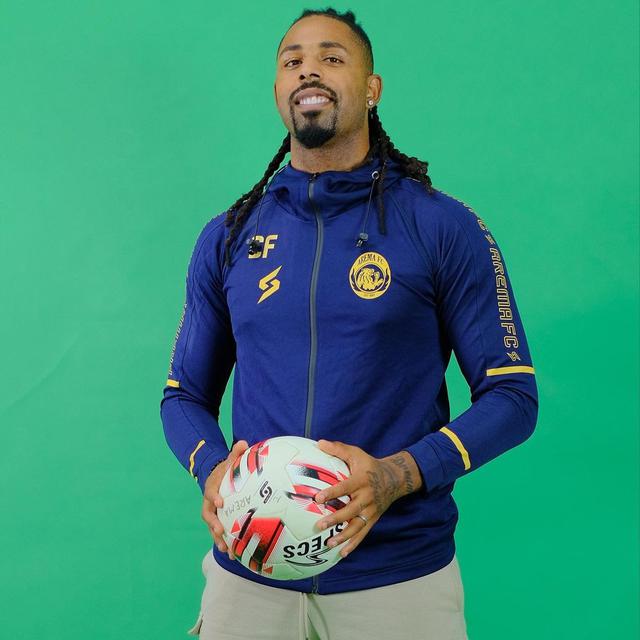 7 Potret Carlos Fortes yang Kini Resmi Jadi Andalan Baru Arema FC