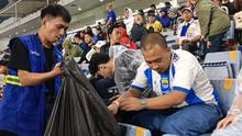 Berkolaborasi dengan Jubelo, Persib Bandung mengelola ribuan kilogram sampah dari pertandingan melawan Dewa United di Stadion Gelora Bandung Lautan Api (GBLA), Jumat (21/11/2025). (Bola.com/Erwin Snaz)