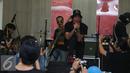 Penampilan musisi Boomerang seusai peluncuran album di Kawasan Kemang, Jakarta, Jumat (29/04/2016). Boomerang, Grassrock dan D'bandhits launching album kompilasi mereka yang diberi nama 3 ROCK. (Liputan6.com/Herman Zakharia)
