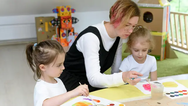 3. Berikan Rasa Aman Lewat Kehadiran Orangtua