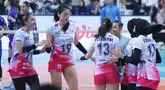 Liu Yanhan (kiri kedua) melakukan selebrasi dengan rekan satu timnya Jakarta Livin Mandiri pada laga Pekan 5 Putaran II PLN Mobile Proliga 2025 mengahadapi Jakarta Electric PLN di GOR Jalak Harupat, Bandung, Jawa Barat, Jumat (7/2/2025). (Dok. PBVSI)