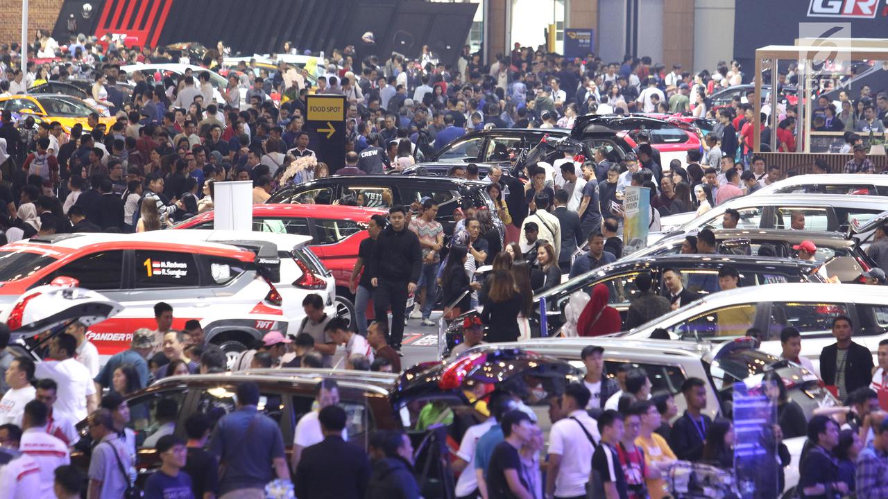 Pengunjung Padati GIIAS