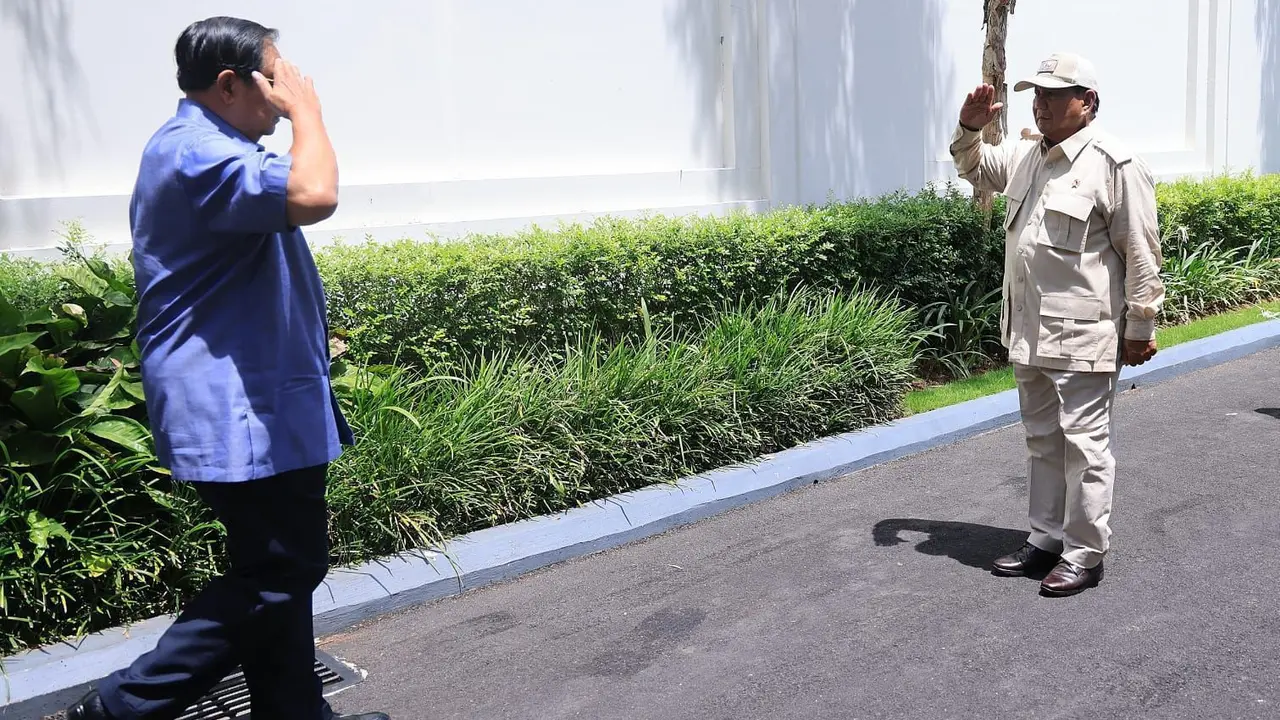 Prabowo Subianto menemui Presiden Keenam RI sekaligus Ketua Majelis Tinggi Partai Demokrat, Susilo Bambang Yudhoyono (SBY).