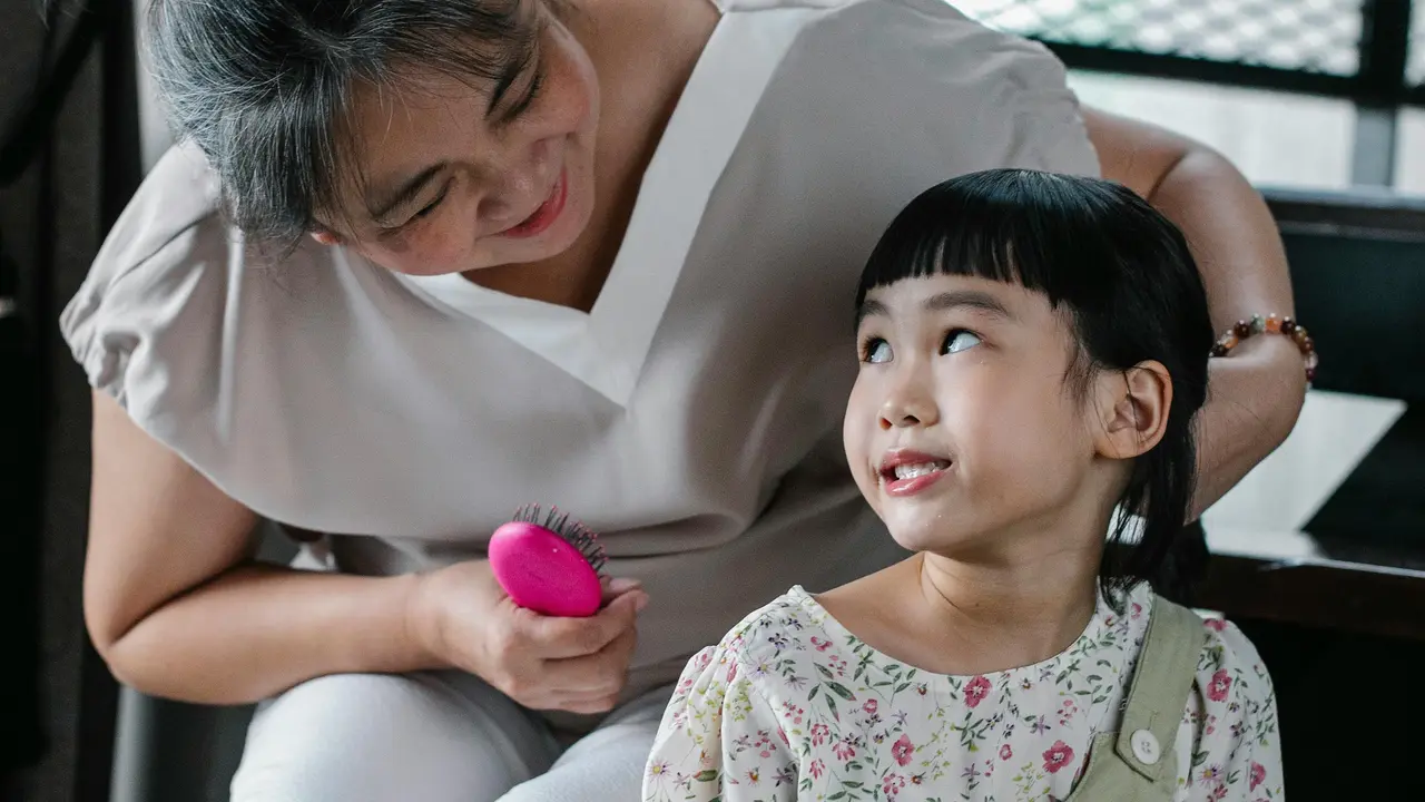 Model Rambut Anak Perempuan Sebahu