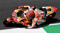 Pembalap Repsol Honda, Marc Marquez beraksi jelang MotoGP Catalunya 2017. (Vincenzo PINTO / AFP)