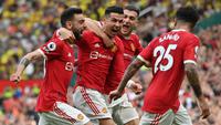 Cristiano Ronaldo baru saja menambah koleksi hattrick-nya bersama Manchester United di Liga Inggris saat menghadapi Norwich City (16/4/2022). Sejak era Premier League pada musim 1992/1993, MU memiliki 7 pemain sebagai pengoleksi hattrick terbanyak bagi Setan Merah. (AFP/Paul Ellis)