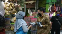 Polisi dan TNI Salurkan Bantuan Pangan Langsung ke Rumah Penerima