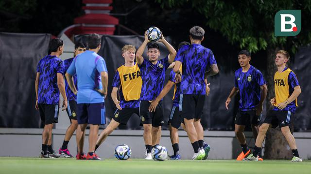 Foto: Sudah Move On, Timnas Argentina U-17 Jalani Latihan dengan Ceria