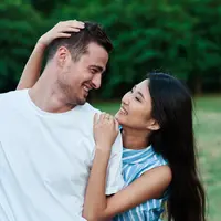 ilustrasi pasangan cinta/ShotPrime Studio/Shutterstock