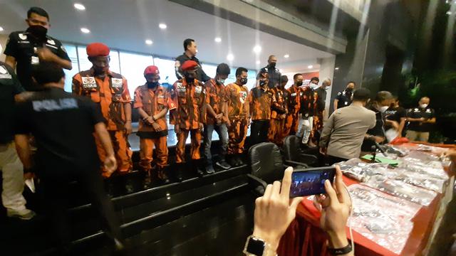Anggota Organisasi Masyarakat (Ormas) Pemuda Pancasila dijadikan tersangka, Kamis (25/11/2021).