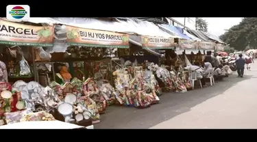 Jelang Hari Raya Lebaran, ramai pedagang parsel di kawasan Cikini, Jakarta Pusat. Di sana kita pesan parsel sesuai keinginan