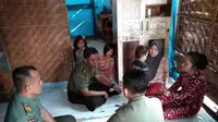 Berkat pertolongan perwira menengah TNI AD , Letkol Arhanud Dedi Setia, orangtua MH tak lagi risau pengobatan anaknya karena sudah ditanggung BPJS. (Liputan6.com/istimewa)